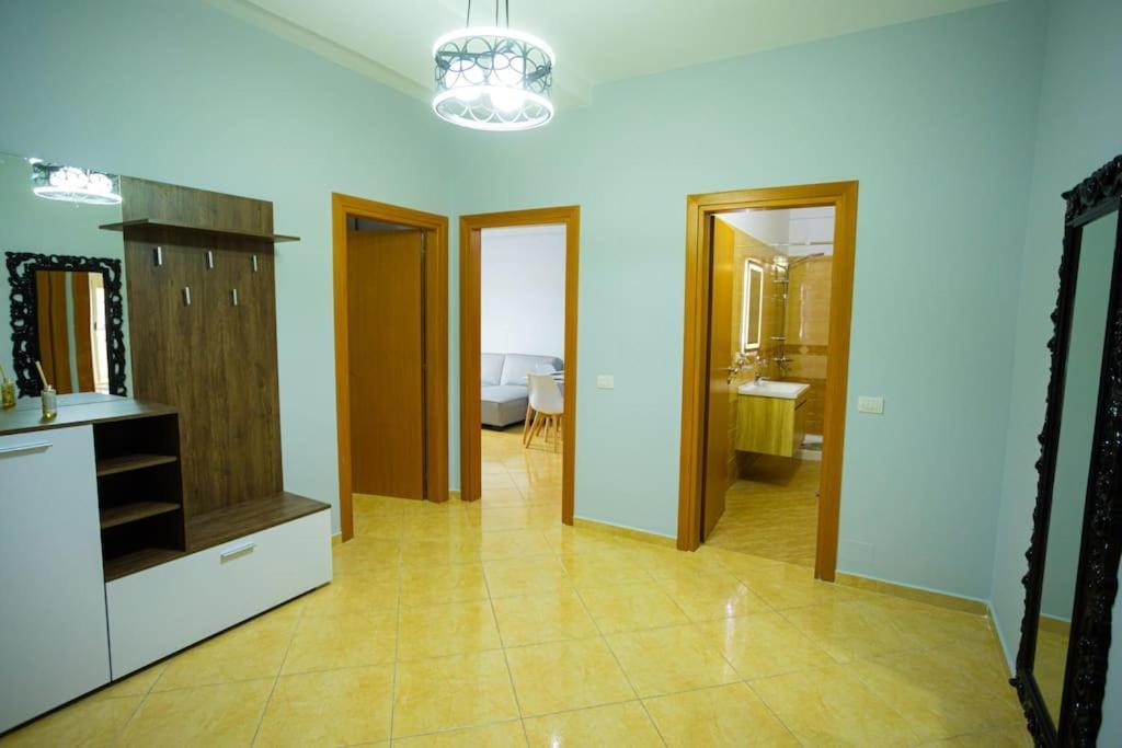 Apartment In Vlore Kejvi Esterno foto