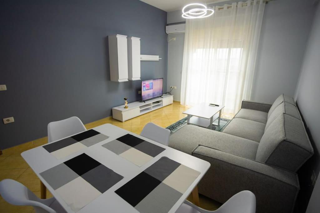 Apartment In Vlore Kejvi Esterno foto